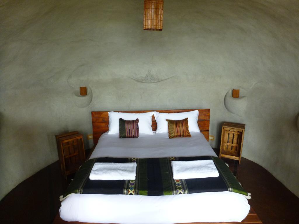Earthship Patagonia Eco Accommodations เอลโบลซอน ห้อง รูปภาพ